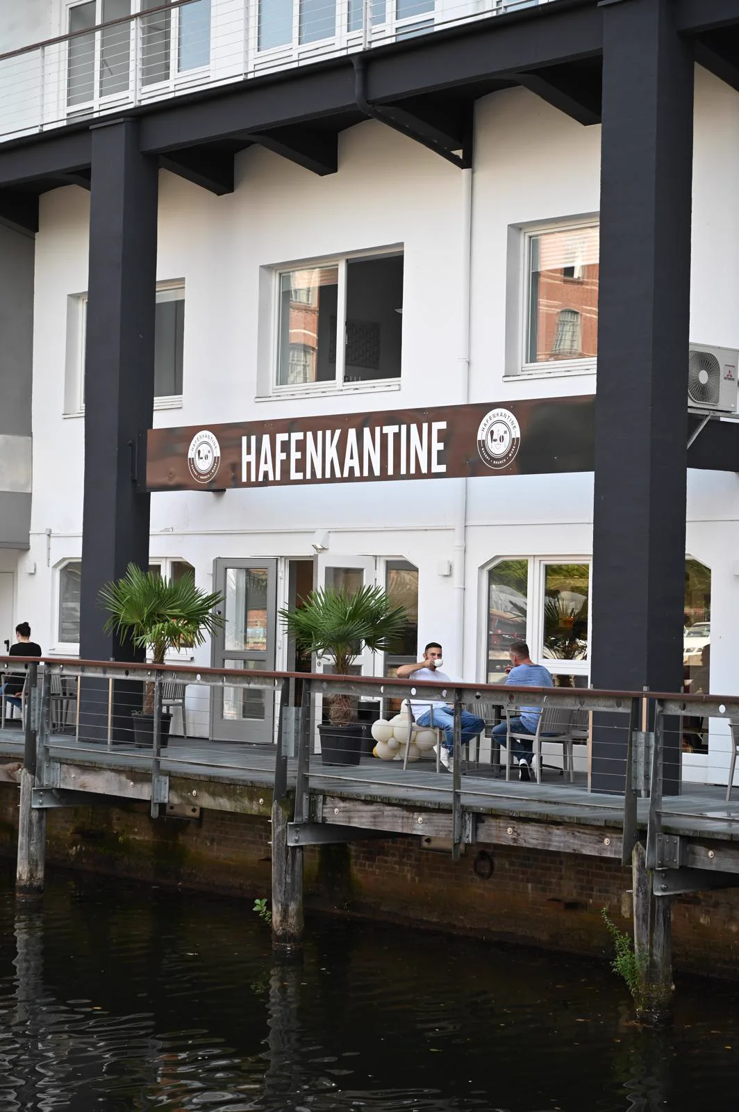 Hafenkantine direkt am Harburger Binnenhafen