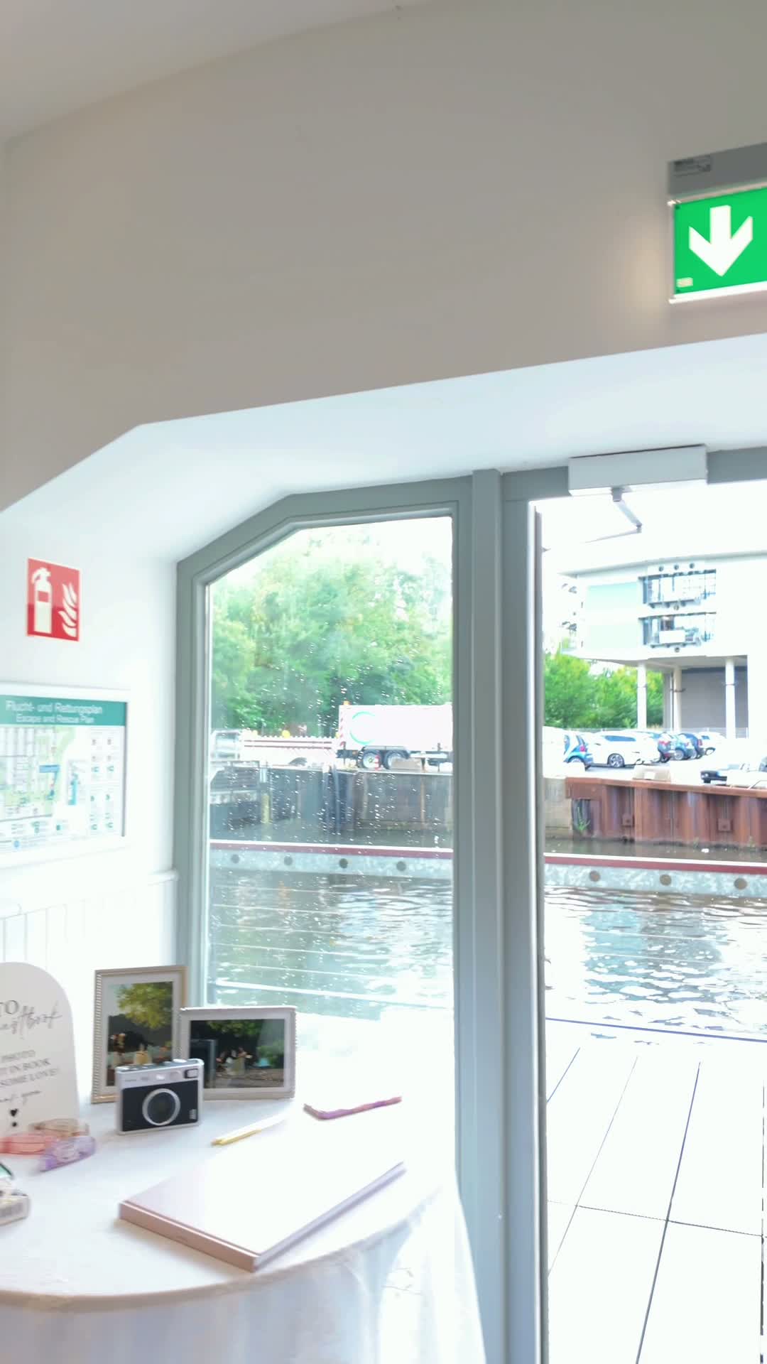 Blick aus der Hafenkantine auf den Harburger Binnenhafen